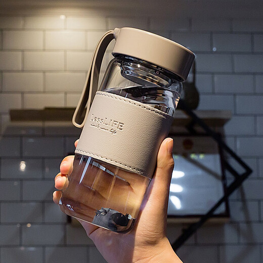 Soft Ce single-layer portable glass water cup for women in summer with good looks for men, new office large-capacity tea cup, gray 480ml with tea partition 480ml