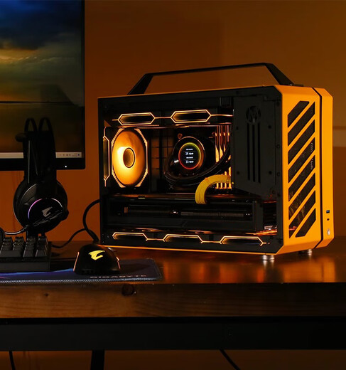 Gigabyte Mechanical Master C+MAX high-end mini water-cooled game console DIY assembly computer design portable small steel cannon desktop machine complete set of configurations optional eight U7 265KF/32G/2T/RTX5080