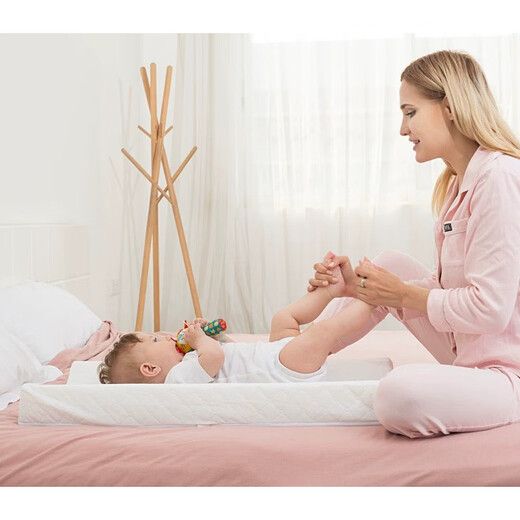 Aiboduo Baby Ciders and Table Table de couches Table de soins pour bébé sur le lit Baby Massage Touch Newbord Table Lit Middle Bed Middle 80x43cm Installation complète