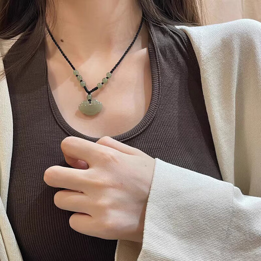 Idel Hotan jade safe lock necklace Ruyi lock jade pendant women's sweater chain Christmas gift for wife's birthday L2336 Hotan jade Ruyi lock necklace gift box + certificate