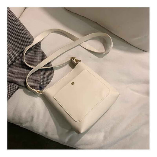 QUEEN TRIP popular texture crossbody niche women's bag 2023 new fashion single shoulder crossbody bag for women versatile ins small square bag trendy black