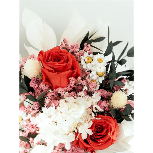 Everlasting rose eucalyptus dried flower bouquet internet celebrity ornaments real flower gypsophila hydrangea crystal grass home decoration pink rose crystal bouquet round white bottle dry branches
