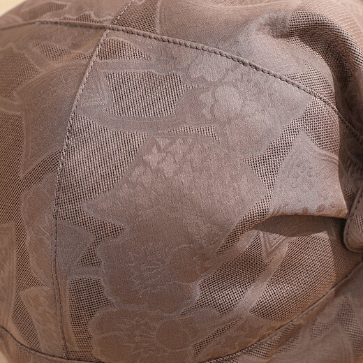 Buta heavyweight silk mulberry silk to cover white hair beret travel travel style retro photo shoot bud fashionable and versatile milk tea color