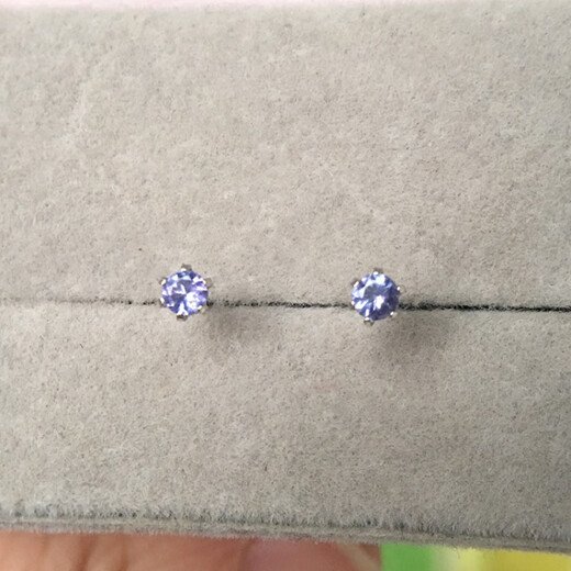Guanpu Pavilion Fat Donglai's same style tanzanite earrings 3mm mini natural silver earrings are fashionable and versatile as a gift for your girlfriend, purple single