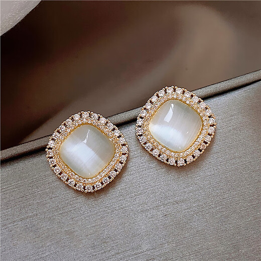 S925 Silver Needle Rhinestone Cat's Eye Retro Small Stud Earrings 2023 New Feminine Earrings Main Image