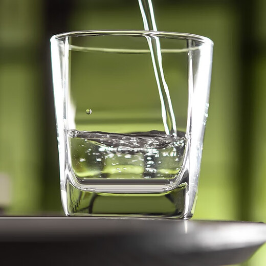 Ouxin imported glass household hospitality cup drinking water green tea cup juice beer cup heat-resistant high-end set 320mlx6+small black plate+black frame