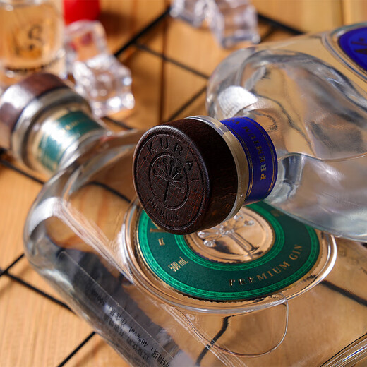 Aime froidement la bouteille d'origine russe importée lait à cheval Vodka Gin Vin étranger et solide boîte cadeau d'alcool aime froidement le gin 500 ml 1 bouteille 40 degrés