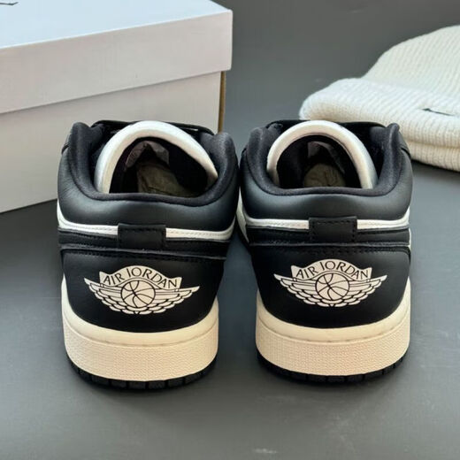 Nike (Nike) Basketballschuhe Frauenschuhe 2025 Sommer New Air Jordan Sport und Casual Wear-Resistant und Pushioned Freizeitschuhe FB9893-101 Schwarz und Weiß 40