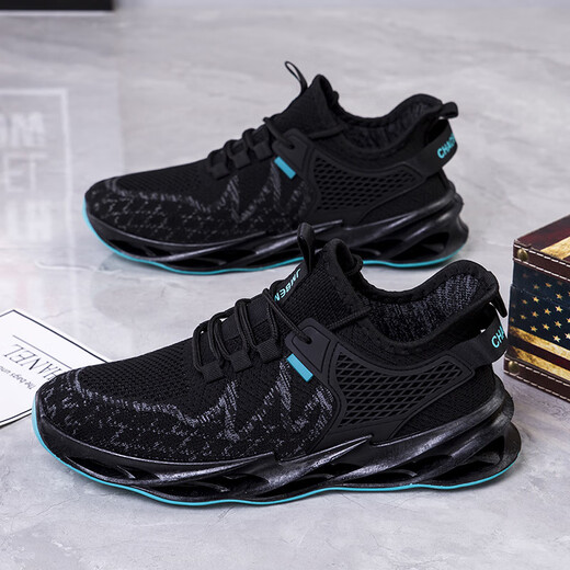 2025 Nouvelles chaussures décontractées Chaussures minces respirantes pour hommes Chaussures en maille à la mode masculines Chaussures de sport chaussures de lame chaussures noir et bleu 41