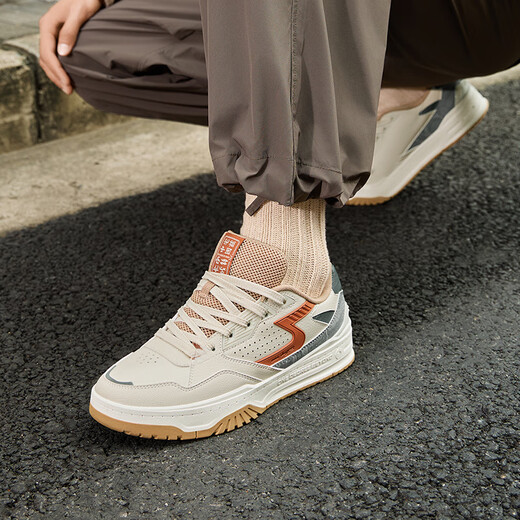 361 Sportschuhe Herrenschuhe Yuncheg Frühling und Sommer atmungsaktiv dicker Sohle erhöhte lässige Low-Top-Schuhe Männer 672416604-5