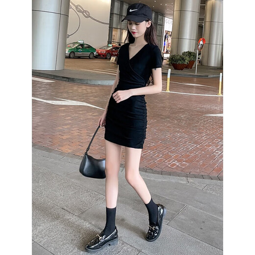 忆静萱（YIJINGXUAN）v领黑色性感包臀裙连衣裙2025新款女纯欲夜店修身显瘦气质裙子夏 黑色 M 建议93-103斤