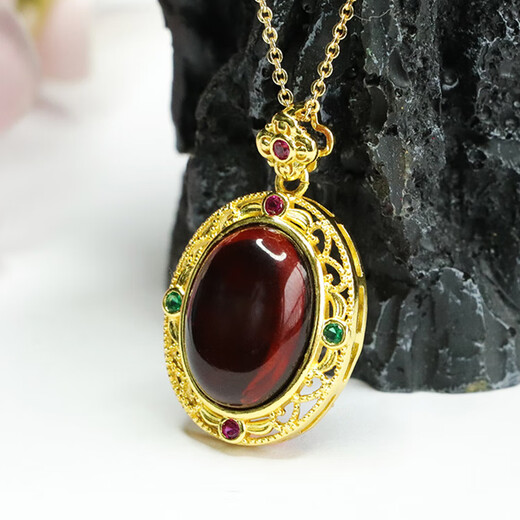 Qichangtang original mine amber pendant, water purification blood amber rose flower necklace, jewelry pendant, Valentine's Day gift for mom and wife, blood amber retro style pendant (with silver chain)