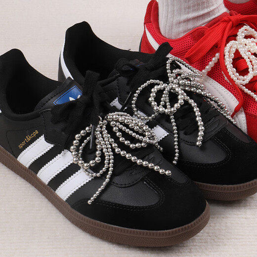 Hysmq Chaussures Accessoires de décoration Chaussure en dentelle boucle boucle de chaussures accessoires de fleurs femmes INS IMI imitation d'arc à perles blanches perlé (une paire)