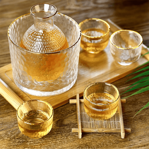 Handmade retro sake pot set, warm wine and hot wine glass pot, simple household one or two white wine glasses, hammer pattern, antique style, transparent sake pot, one pot, one cylinder and four cups