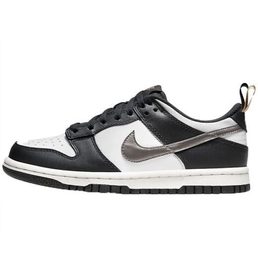 耐克（NIKE）篮球鞋女鞋 AirJordanaj1板鞋春季低帮透气休闲轻便运动鞋 潮品 DH9764-001黑白 小熊猫 36.5