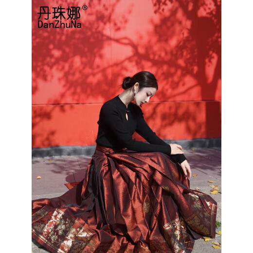 丹珠娜（DanZhuNa）马面裙全套装秋季新中式连衣裙日常可穿上班汉服改良版长裙套装女 2679黑色上衣+红色马面裙 S