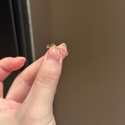 Fei Sheng Ji Fat Donglai's same style 18k gold plain ring 18K gold ultra-fine sparkling sand wave ring for women's index finger niche light luxury exquisite design Flashing sand wave ring US size 9