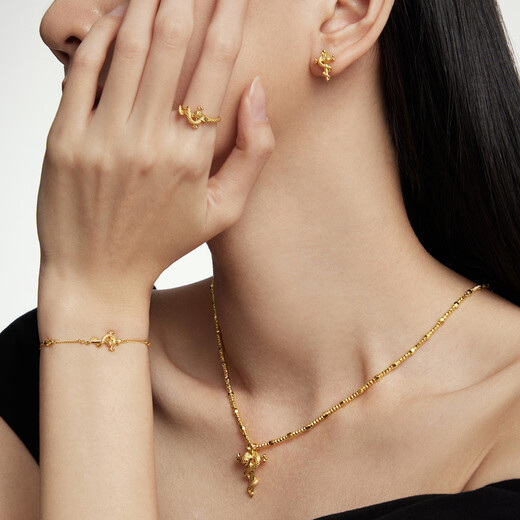 Chow Tai Fook Scepter and Snake Gold Ring (labor cost 320) No. 15, about 2.8g EOF1445