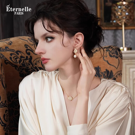Eternelle French eternal original design four-season flower earrings design niche light luxury earrings women's earrings