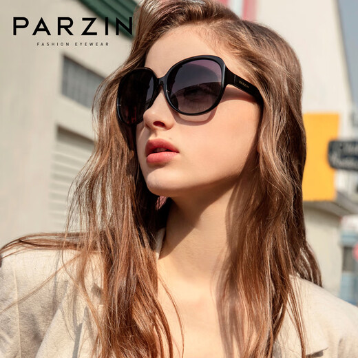 帕森（PARZIN）女士太阳镜 复古大框时尚偏光太阳镜开车驾驶新潮修颜显脸小墨镜 黑框渐灰片（PZ9908）
