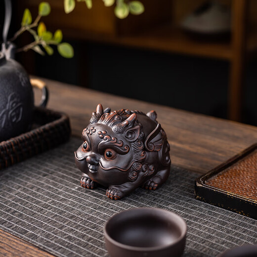 High-end purple pottery tea pet boutique Pixiu golden toad can raise fortune toad tea play tea table decoration purple sand tea pet ornaments Purple pottery lucky Pixiu pair