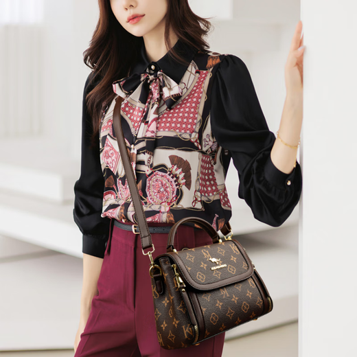 Snow Love Kangaroo high-end brand genuine leather women's crossbody bag 2025 new high-end shoulder bag small bag gift for mother and mother brown with brown gift box + gift bag + hand bag card bag