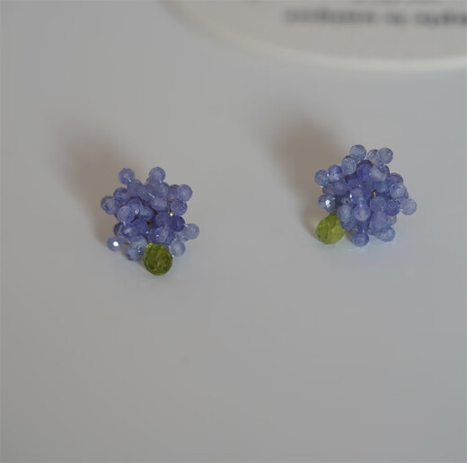 OEMG Jane natural lavender color tanzanite rich green peridot color matching natural stone beaded earrings ear clips a pair of gold-plated earrings imported from Japan