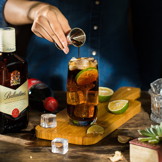 百龄坛（Ballantine`s） 特醇 苏格兰 调和型 威士忌 洋酒 1000ml（1L）