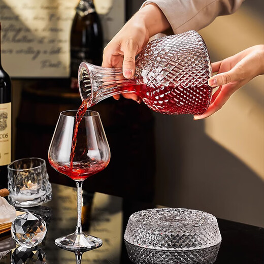 MARTIGUES crystal glass red wine decanter, high-end light luxury rotating wine dispenser, European household vortex decanter, wine dispenser, crystal vortex rotating decanter 1.1L
