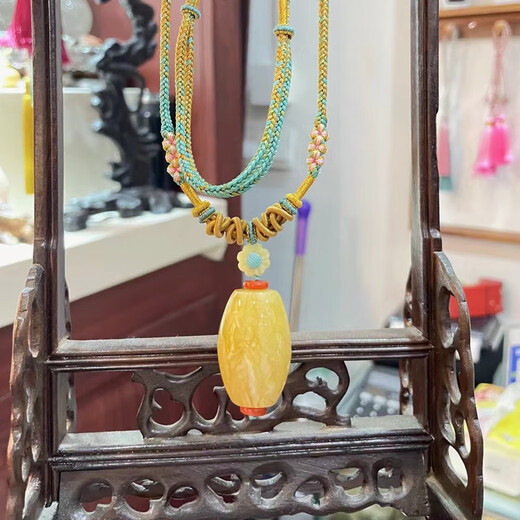 Xuanxia with certificate natural raw stone polished Russian beeswax pendant women's amber clavicle chain pendant girlfriend gift