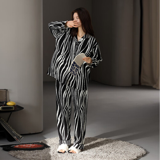 Pyjamas de mezzanine en coton à air mandefin pour les femmes en automne et en hiver cardigan de coton épaissis 2024 peut être porté à l'extérieur avec des vêtements à domicile noirs haut de gamme 3893 femmes L (100-120jin [Jin est égal à 0,5 kg]))