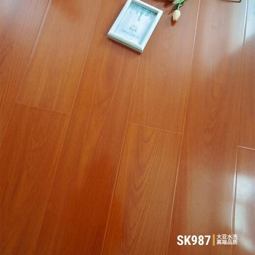 
Jiangxijie laminated wood flooring 10mm environmentally friendly wear-resistant waterproof wax sealing manufacturer direct sales mall home living room and bedroom 15906