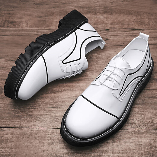 Style britannique Round Head Sole Sole Chaussures en cuir noir pour hommes Coiffeuse de style coréen Business Formal Business Glossy Men's Chaussures Nouvelles en gros noir et vert 15276 38