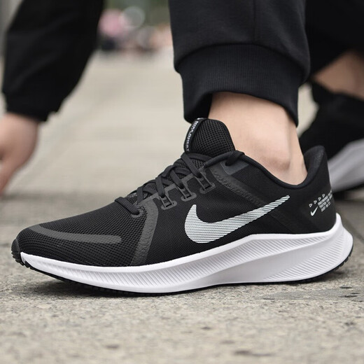 耐克（NIKE）男鞋夏季新款运动鞋REVOLUTION 7网面透气轻便跑步鞋时尚休闲鞋 DA1105-006/QUEST 4/黑白透气 45