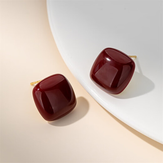 Qlady geometric burgundy earrings for women 2025 new style high-end earrings for women niche light luxury silver needle earrings