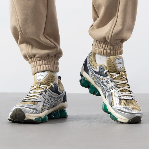 ASICS亚瑟士KIKO KOSTADINOV联名GEL-QUANTUM KINETIC情侣复古休闲鞋 米黄色/银色-1203A270-252 43.5 偏小,请买大半码