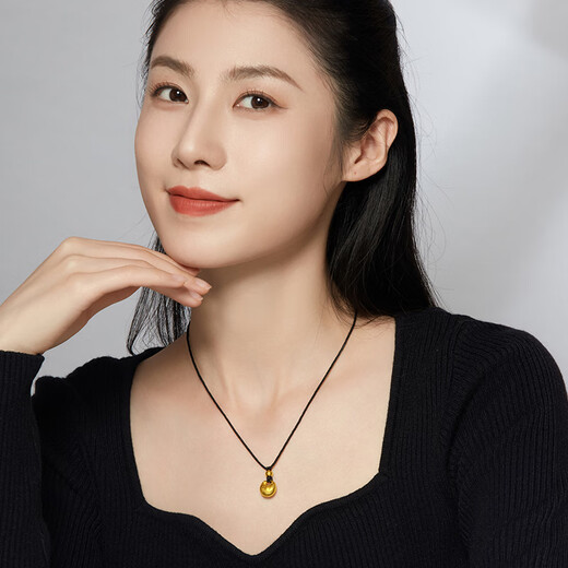 Old Temple Gold Pendant Women's Football Golden Fat Fortune Small Gold Tuo Gold Necklace Little Fat Fortune as a Gift for Girlfriend's Baby's Birthday 100th Birthday Large Edition Fat Fortune Approximately 1.1g