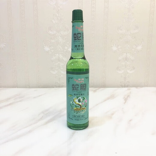 Baozhongbao domestic classic snake gall mosquito repellent toilet water 195ml old brand old taste cool and aromatic toilet water 190 snake gall cool toilet water plastic bottle spray head