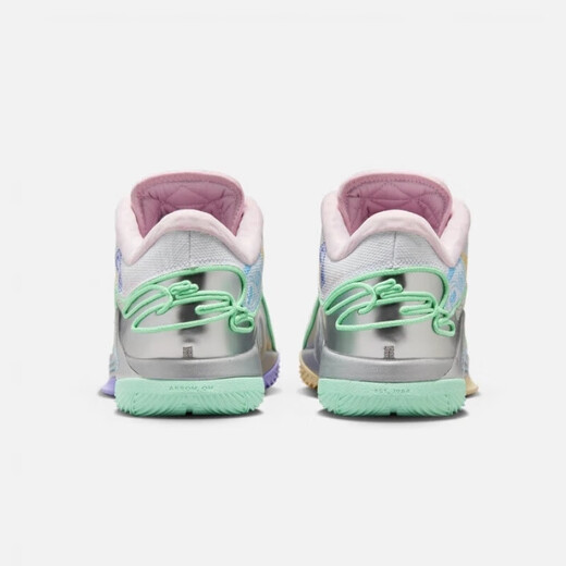耐克（NIKE）男鞋2024春季新款运动鞋LEBRON 22詹姆斯22实战篮球鞋抗扭休闲鞋 FZ1098-100白绿粉蓝 40