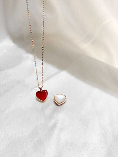 Liangxue 18K gold pendant double-sided love red agate pendant au750 gold necklace women's clavicle chain women's 18k gold rose gold pendant + 18k gold necklace