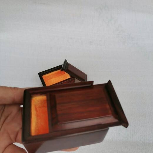 Mahagoni-Schmuckschachtel Jade Storage Box Rosenholz Antike kleine Holzkiste Massive Holzdichtung Armband Buddhist Perlen Aufbewahrungsbox High-End Red Rosenholzoberfläche 171645 cm