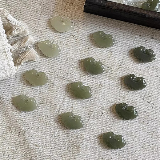 Idel Hotan jade safe lock necklace Ruyi lock jade pendant women's sweater chain Christmas gift for wife's birthday L2336 Hotan jade Ruyi lock necklace gift box + certificate