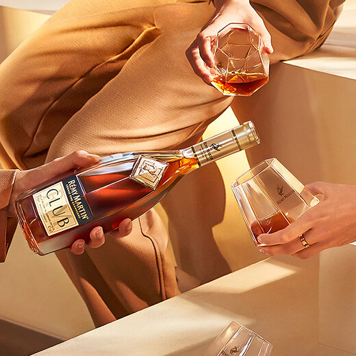 Remy Martin Rentou Horse Club700ml hochwertiger Champagner Cognac Brandy Original Französisch importierten ausländische Wein 700 ml 1 Flasche