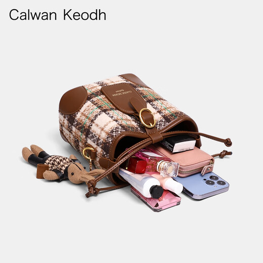 CALWAN KEODH包包女包2025新款斜挎包高级感通勤单肩水桶包生日元旦礼物送女友 【咖色】轻奢时尚百搭格纹包实用走心女生闺蜜