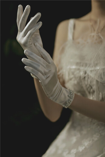 
Yinxiang's new Korean style bride wedding wedding photography photo photo accessories off-white satin pearl short gloves beige, single size