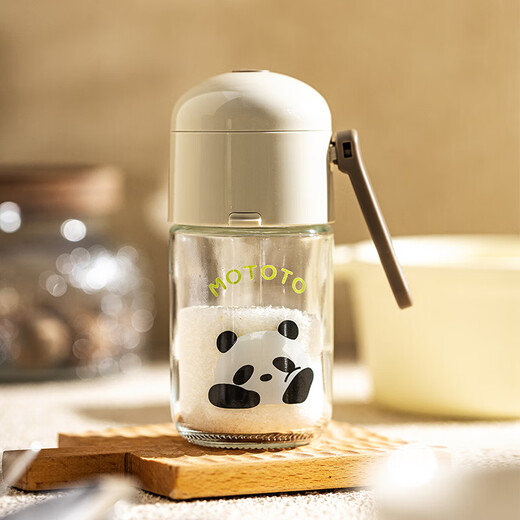 Modern housewife mototo panda quantitative salt shaker seasoning bottle kitchen seasoning box controlled salt bottle household seasoning jar 180ml
