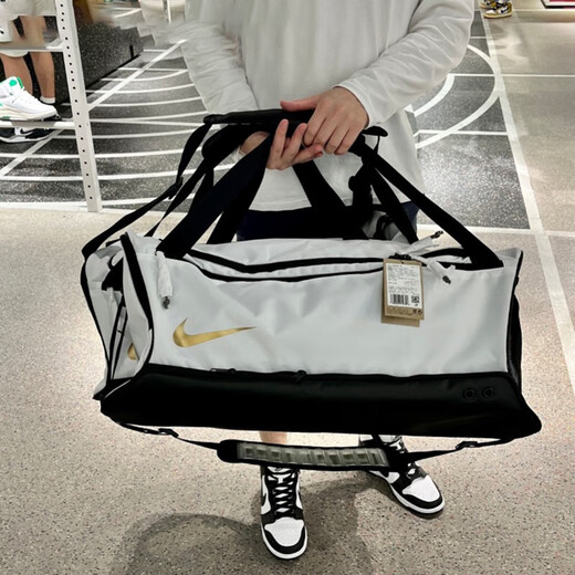 NIKE耐克健身包运动包2024夏季新款斜挎包拎包大容量收纳包桶包旅行包 DX9789-100/黑白/64*35*32 均码