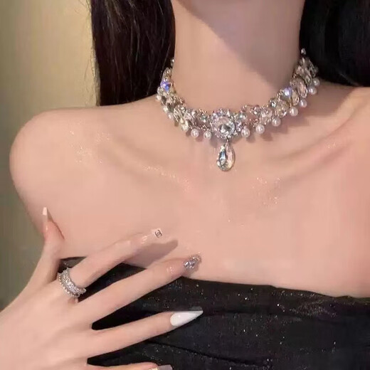 Pei Liang Sparkling Diamond Pearl Necklace Women's Light Luxury Niche High-Quality Exaggerated Dress Clavicle Chain Rhinestone Necklace Bridal Accessories Light Luxury Necklace Water Drop Style