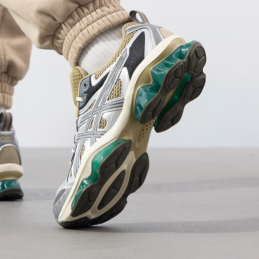 ASICS亚瑟士KIKO KOSTADINOV联名GEL-QUANTUM KINETIC情侣复古休闲鞋 米黄色/银色-1203A270-252 43.5 偏小,请买大半码