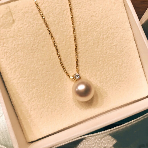 Juke 18K gold diamond princess style Japanese perfect round strong light akoya one pearl pendant necklace for women flawless and versatile one pearl necklace with diamonds